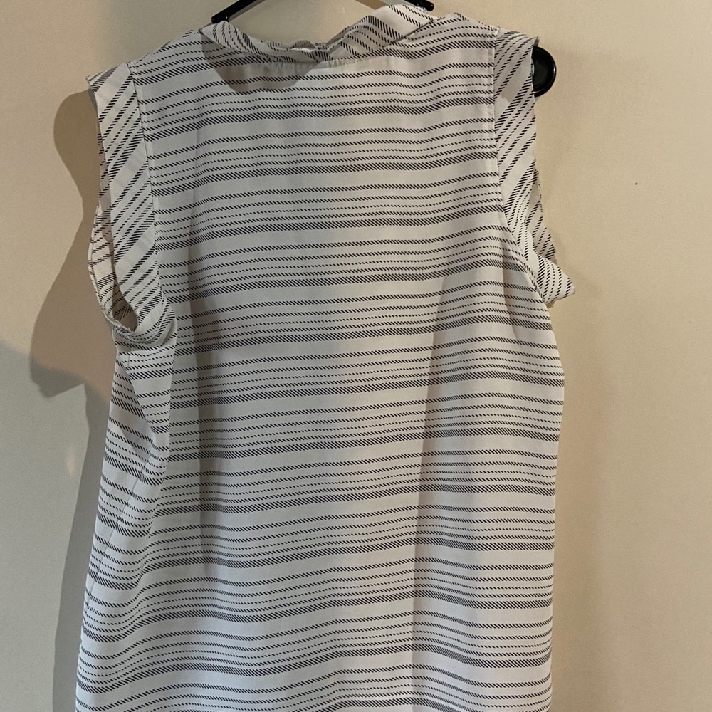 CAbi Shell - Picture 2 of 2